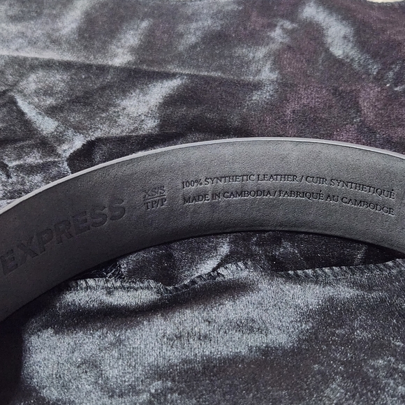 Express Black Belt with Tortoiseshell Accent - Picture 2 of 4